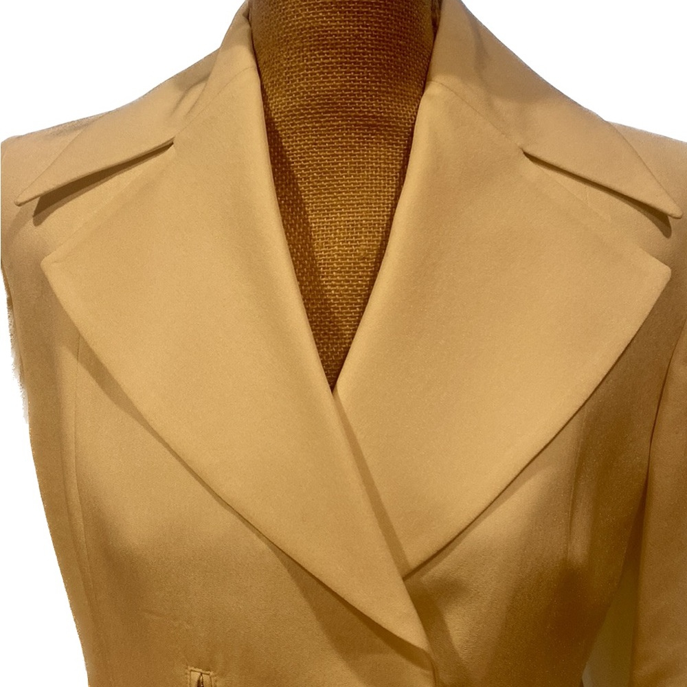 Callaghan fabulous unique blazer, full lining, 3 buttons, S
